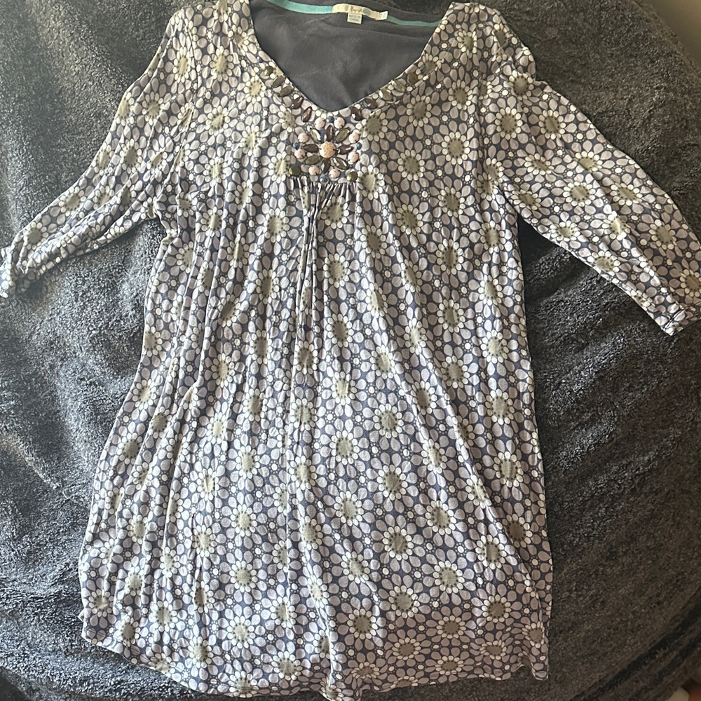 Boden Floral V-Neck Tunic - Blue and White